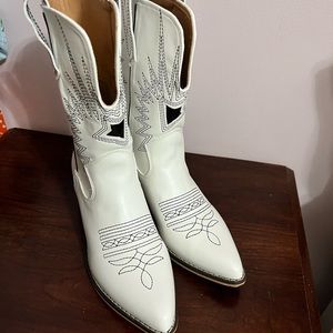 White cowboy boots SHEIN